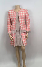 Load image into Gallery viewer, Chanel 04C, 2004 Cruise Resort tweed Chiffon Pink Taupe Jacket Skirt Suit Set FR 46 US 10/12