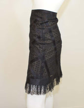 Load image into Gallery viewer, Chanel 07P 2007 Spring black birdcage lace skirt FR 46