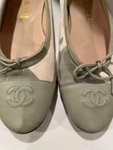 Load image into Gallery viewer, Chanel Leather CC Ballerina Ballet Flats EU 38 US 7/7.5