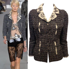Load image into Gallery viewer, Chanel 2006 Spring, 06P Cotton tweed brown black white Blazer camellia jacket US 10/12