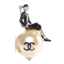 Load image into Gallery viewer, Chanel 2004 Spring 04P Coco Mademoiselle Sitting on Large CC Resin Pearl Brooch Pin
