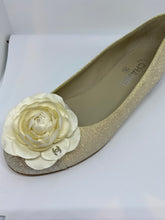 Load image into Gallery viewer, Chanel camellia ballet ballerina flats EU 38.5C