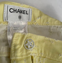 Load image into Gallery viewer, Chanel 00P, 2000 Spring Yellow CC logo Knee Length Shorts FR 40 US 4/6