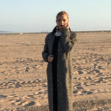 Load image into Gallery viewer, Sophisticated Chanel 02A 2002 Fall Long Wool Tweed Black White Duster Removable Fur Trim Collar Coat Jacket FR 40