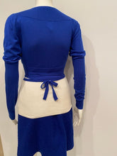 Load image into Gallery viewer, Chanel 04A 2004 Fall Royal Blue Cashmere Sweater Wrap Cardigan Top Blouse FR 38